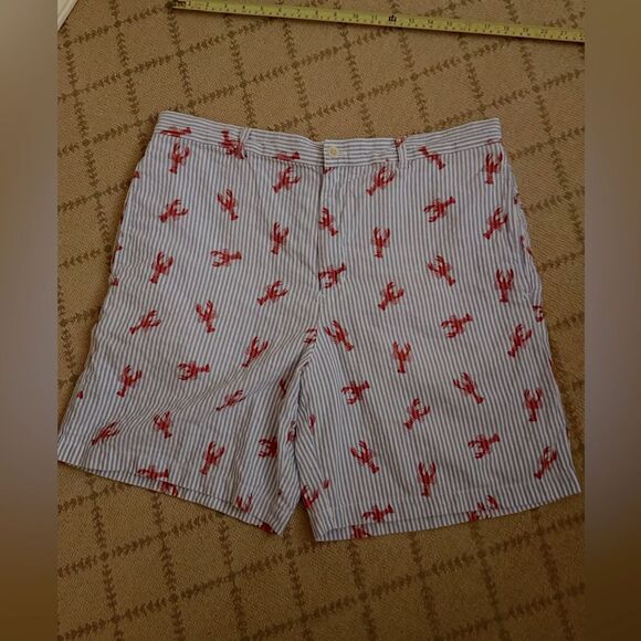 Vineyard Vines Other - Vintage Vineyard Vines blue seersucker chino style shorts w lobster detail 36
